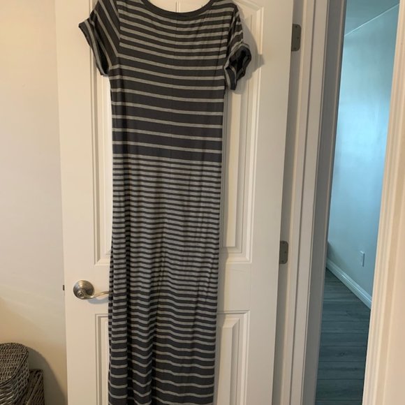 GAP Maxi Dress in Grey Stripes - Picture 2 of 5